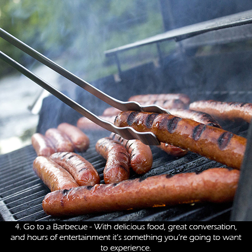 17747-hotdogs-on-a-grill-pv